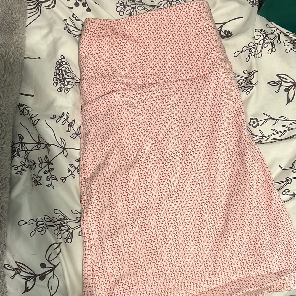 Elegant Pink Patterned Skirt